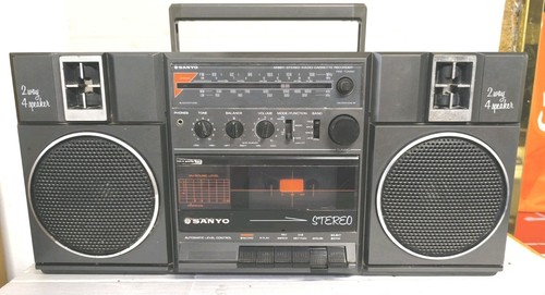 Boombox sanyo m9811l - boombox,