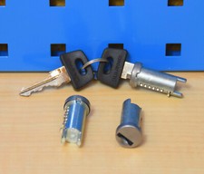 Originale Vespa Schlosssatz