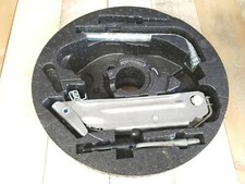 AUDI A4 B7 KIT ATTREZZI RUOTA