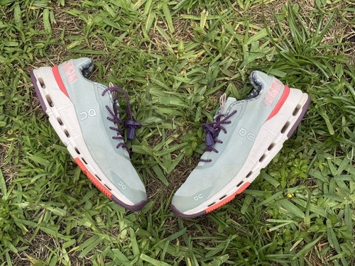 Sneakers movement on - movement, x