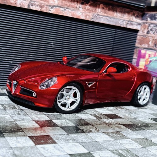 Burago alfa romeo 8c - 1/18,