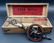 Antico trapano a mano