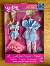 Barbie Fancy Frills #10761 Lingerie Lingerie Mattel Vintage 1993