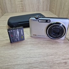 Casio Exilim EX-FC100 5X zoom digitale + batteria DIFETTOSA LEGGERE DESCRIZIONE 
