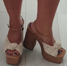 Tacchi a spillo anni 70 stile