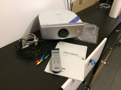 Sony video projector - projector, vpl-hs3