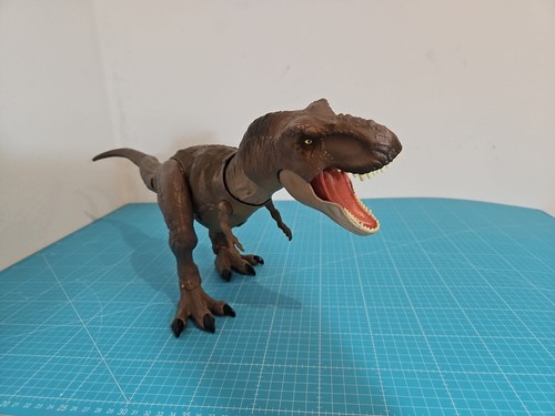 Tyrannosaurus rex dino - tyrannosaurus, rivals