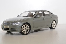 BMW SERIE 3 330i E90 LIMOUSINE ARKTIS VERDE METALLIZZATO 1:18 KYOSHO CONCESSIONARIO MOLTO RARO