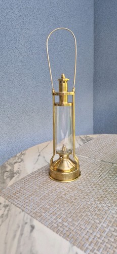 Lampada cherosene fatta - a,