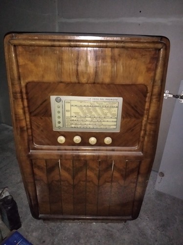 Stereo voce del - la, con