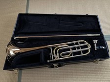 C.G.CONN 88H Trombone basso