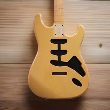 NUOVO Strat BODY per chitarra Fender Alder Gloss Butterscotch Blonde Yngwie SSS