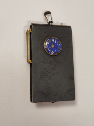 Curioso ciondolo orologio - , in