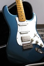 Fender Japan Special SSH Stratocaster blu metallizzato con chitarre Monty's 2000