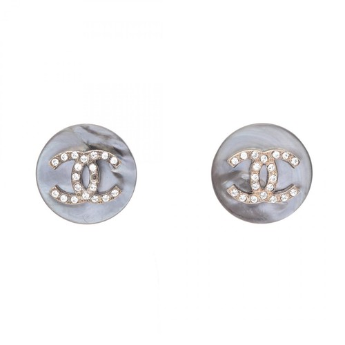 Chanel coco mark shell earring - coco,
