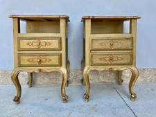 Coppia di Eleganti Comodini