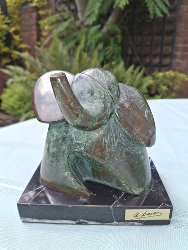 Scultura elefante modernista
