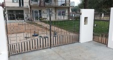 cancello in stile moderno in ferro pieno da cm. 350x180 due ante + pedonale 