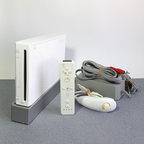 Nintendo wii console - nintendo,