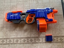 Un fucile e 2 pistole giocattolo con proiettili in gomma - Nerf Elitè