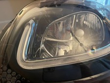 Fari anteriori baffo a Led