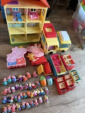 Peppa Pig  Family Home. Lot