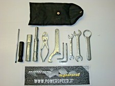 KIT DOTAZIONE ATTREZZI DI BORDO SUZUKI BUARGMAN AN 250 00 01 e ricambi + regalo