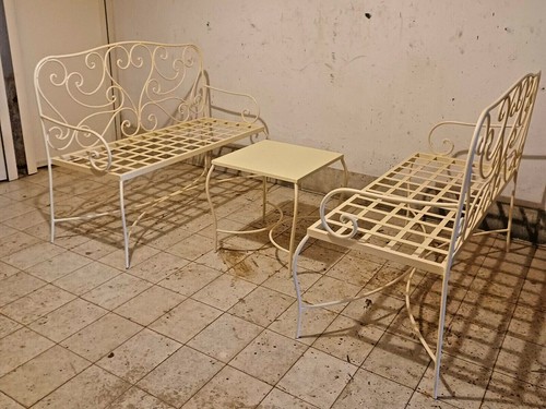 Panchine con tavolino in - n.,