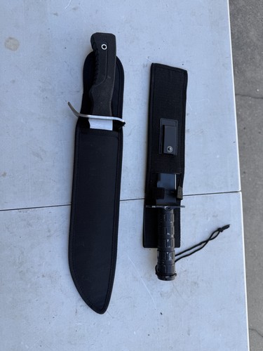 Pair survival knives - of,