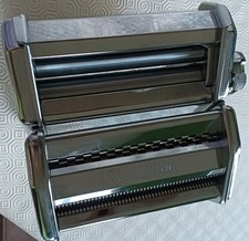 Macchina per pasta fatta in