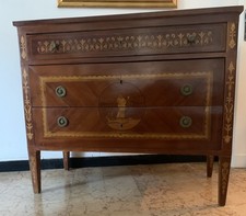 Comò in stile Luigi XVI