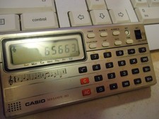 Casio Melody 80 made in Japan muy usada con funda vintage España