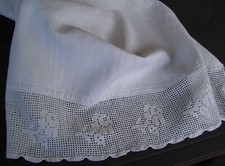 Asciugamani antico a telaio con merletto ad uncinetto sui 2 lati della lunghezza