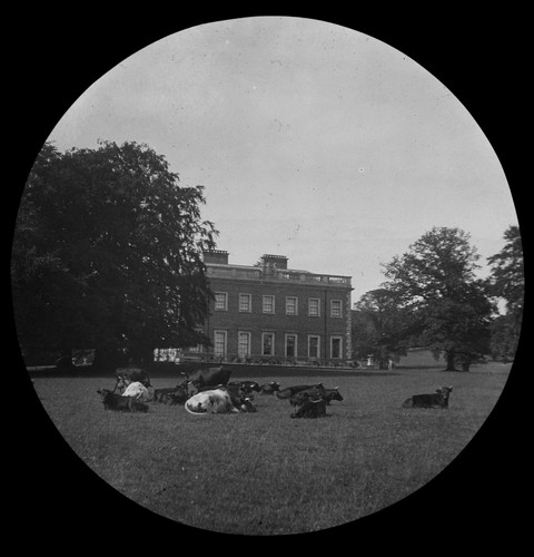 Grand house near - near, guildford