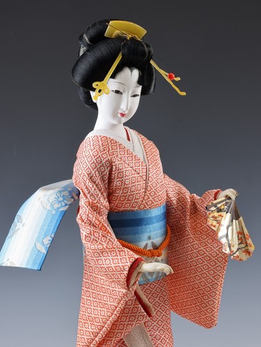 Bellissima bambola geisha