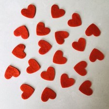 Piccoli cuori di feltro, cuori