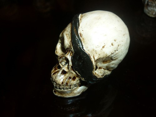 Teschio pirata fatto dipinto - teschio, a