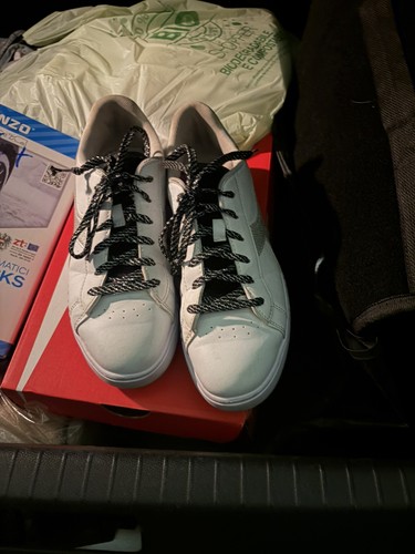 Diadora
