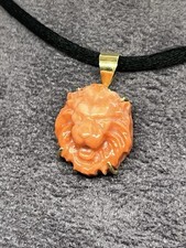 Ciondolo In oro  Giallo 18 kt Testa Di Leone In Corallo Mediterrano