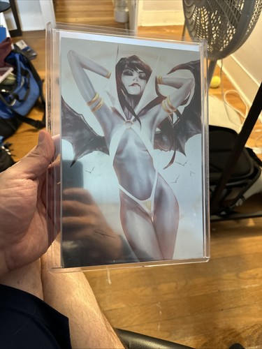 Vampirella anno uno ivan - vampirella:, #1