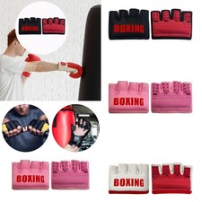 Guanti boxe karate mezzo di