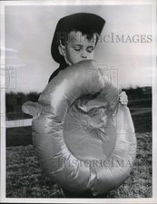 1958 foto stampa Minneapolis Jim Linhoff fa saltare in aria il suo aquilone palloncino stratosfera