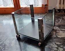 elemento contenitore acciaio vetro su ruote