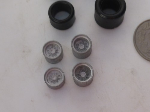 White metal wheels - 1:43,
