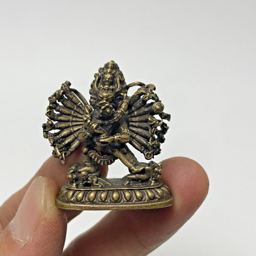 Vecchio buddista tibetano