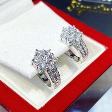 Orecchini a cerchio 3 ct