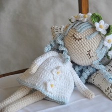 Bambola all'uncinetto fata di