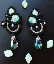 Orecchini in soutache e cristalli
