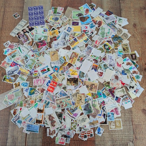 Enorme collezione francobolli - enorme,