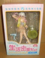 SUPER SONICO SPECIAL FIGURE